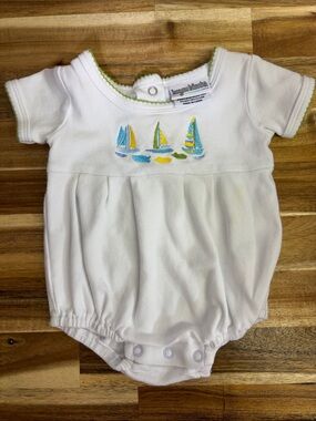White Baby Short Sleeve Bodysuit with Sailboat Embroidery - Little Me